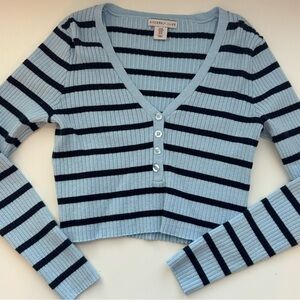 long sleeve cropped shirt